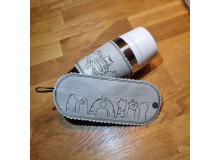 Stickdatei - ITH Mug Wrap Katzenpfoten Doodle